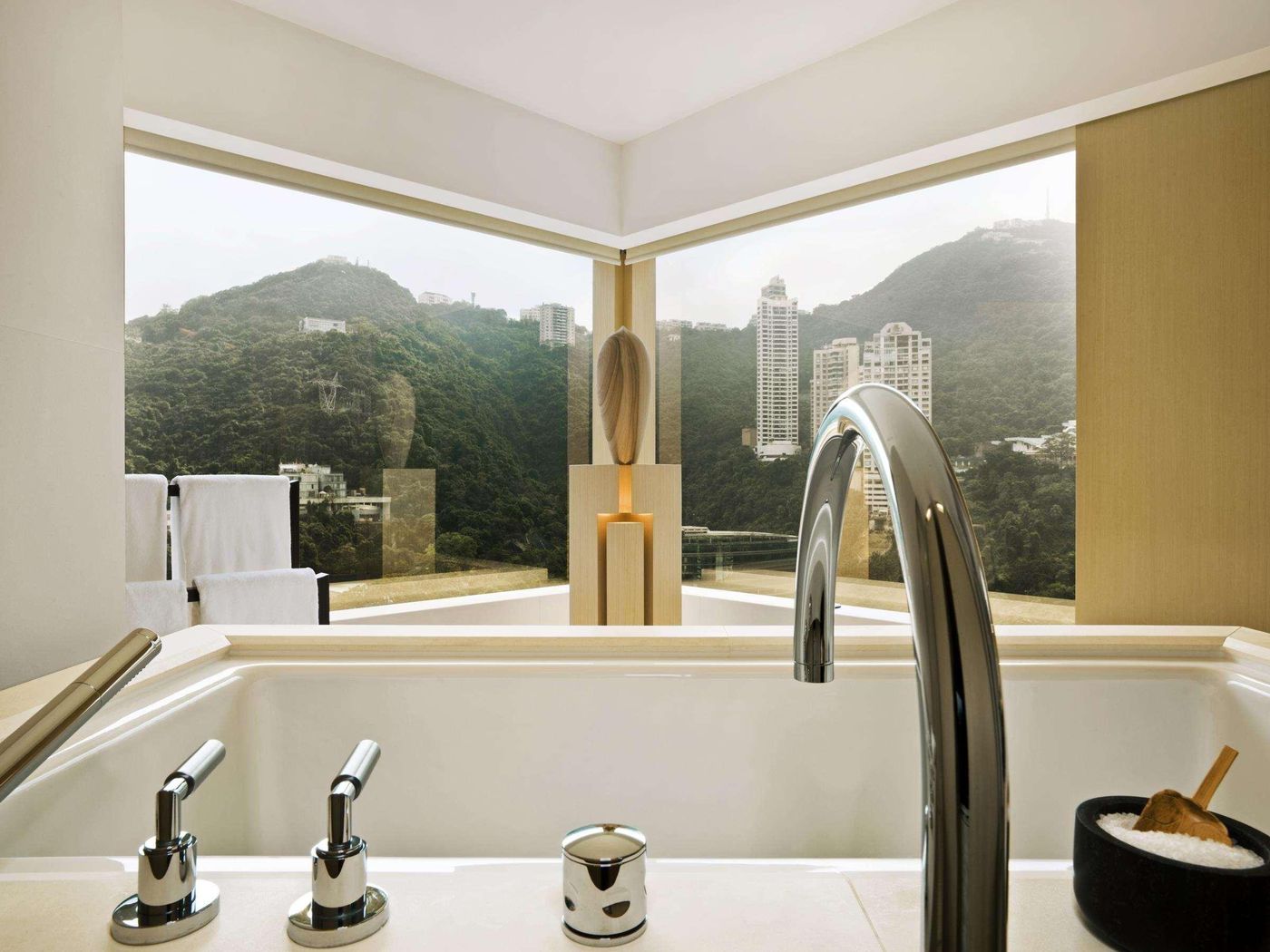 The-Upper-House-Hong-Kong-Room-37