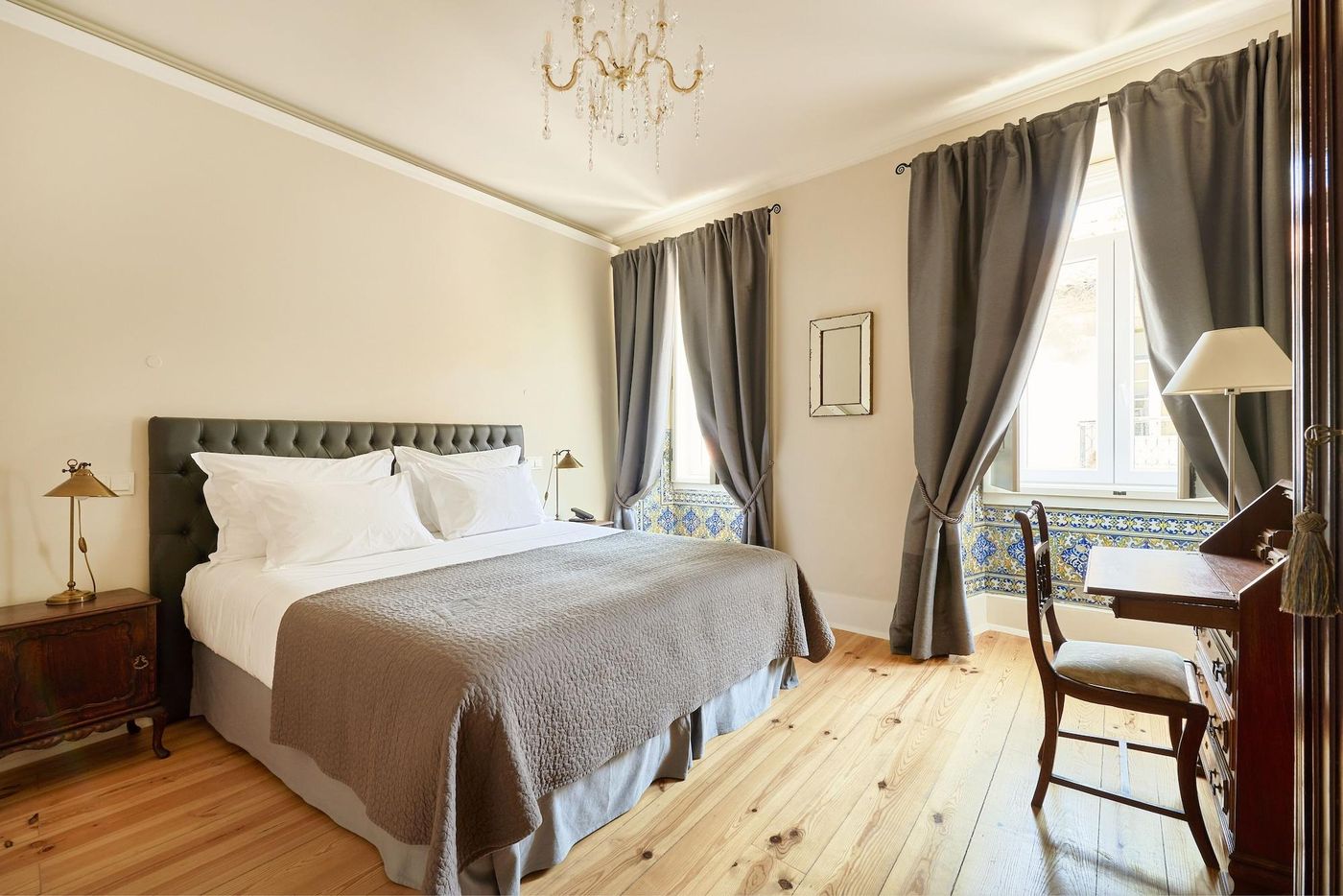 Alegria-A-Lisbon-Boutique-Hotel-Room-19