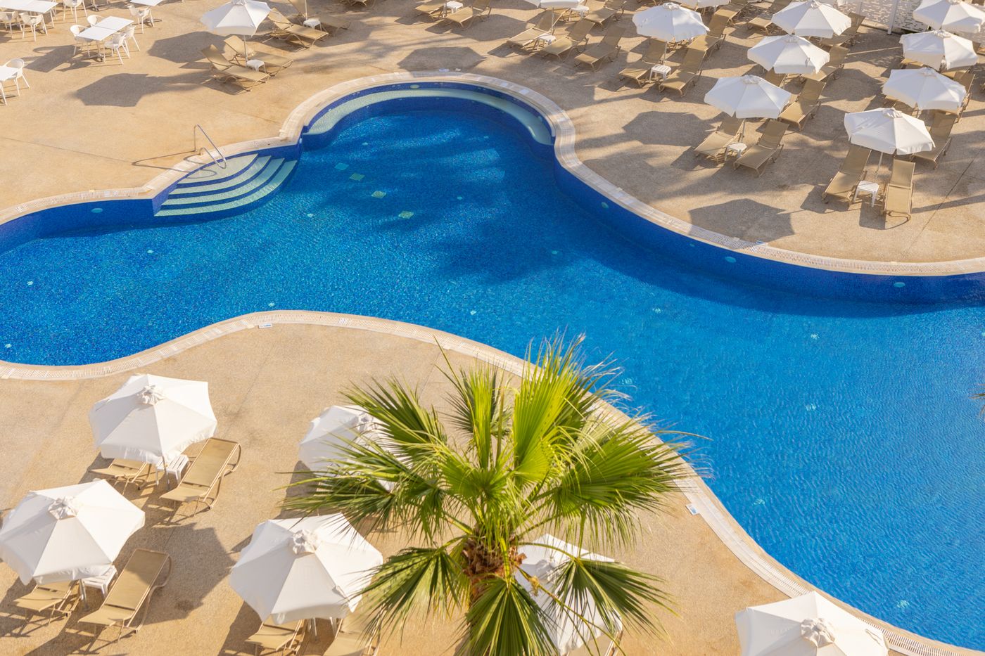 Papantonia-Apts-Pool-4