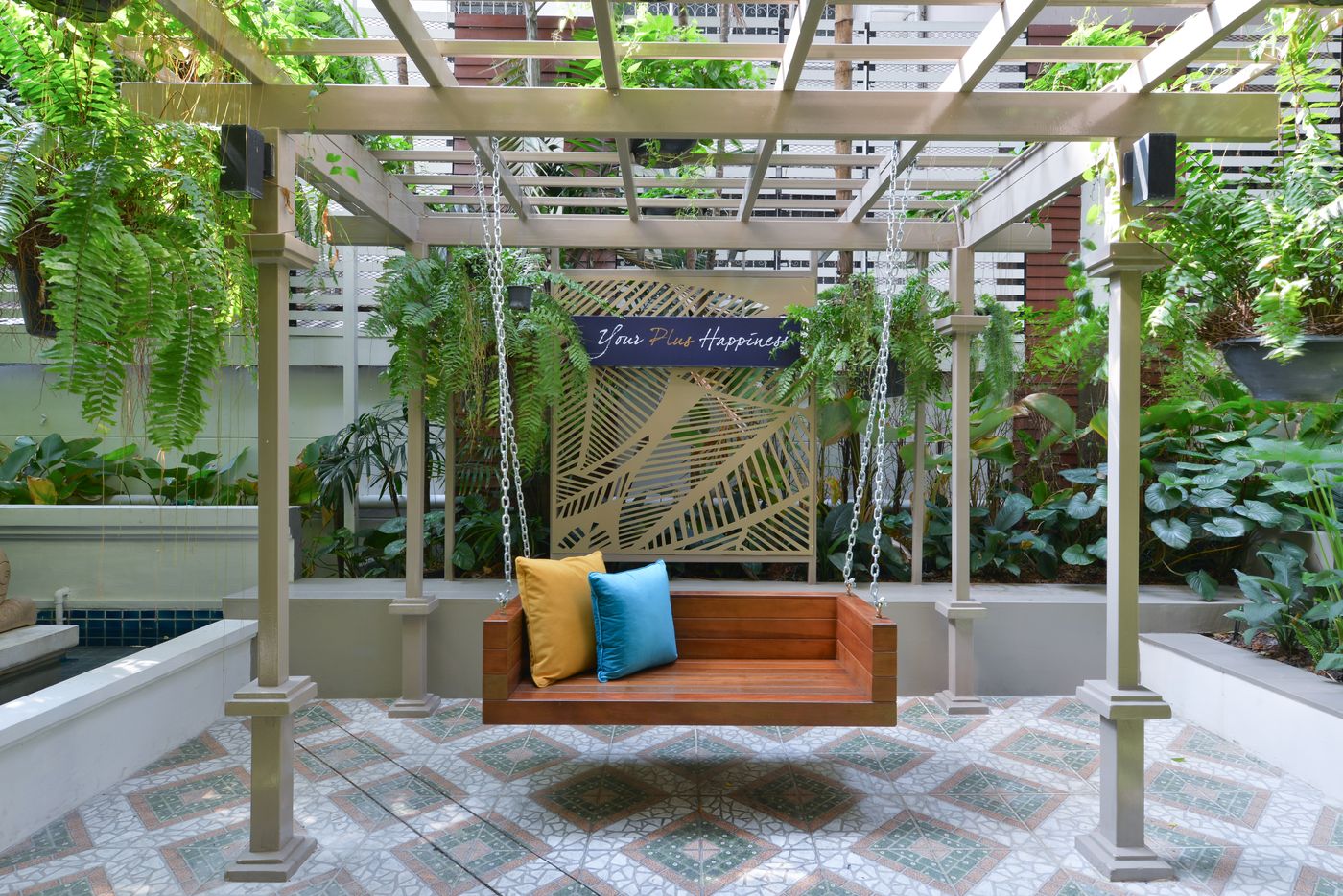 Centre-Point-Plus-Hotel-Pratunam-General-view-65