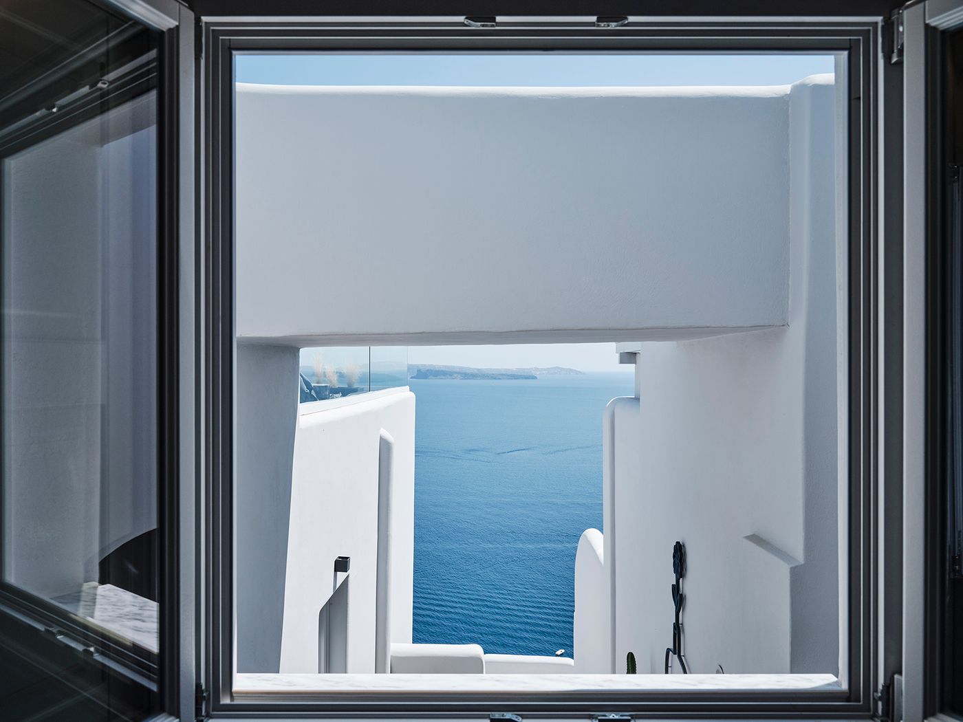 Hom-Santorini-Room-36