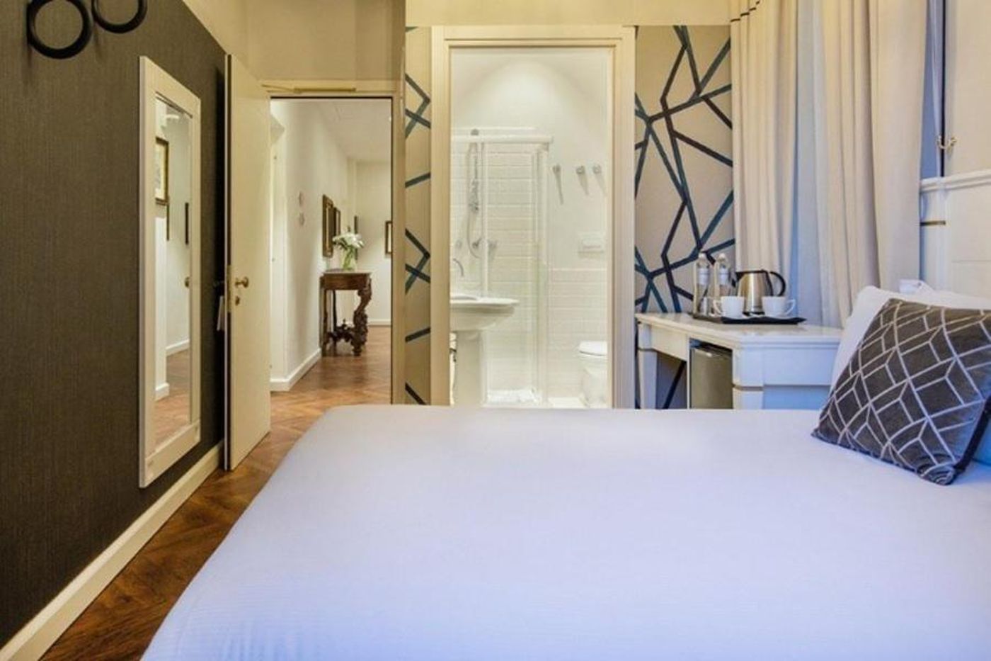 Sonder-Salute-Palace-Room-45