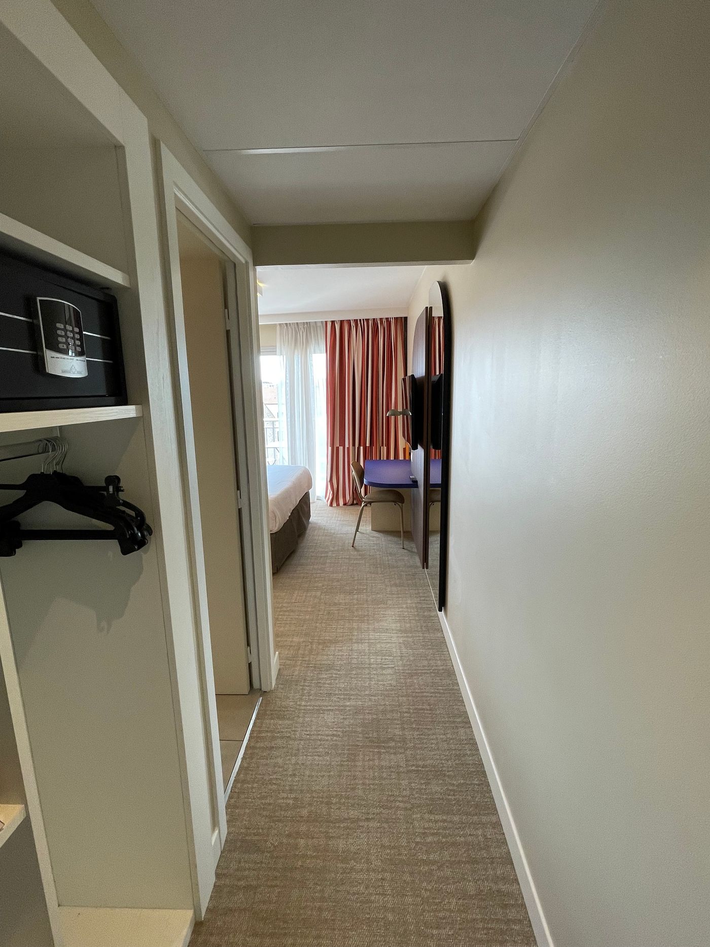 Hotel-Abrial-Cannes-Centre-Room-40