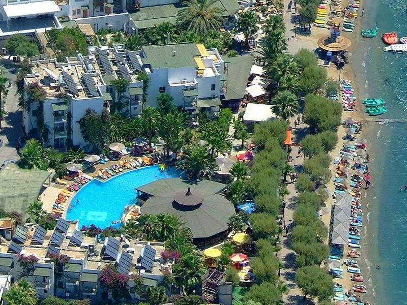 Parkim-Ayaz-Hotel-Pool-12