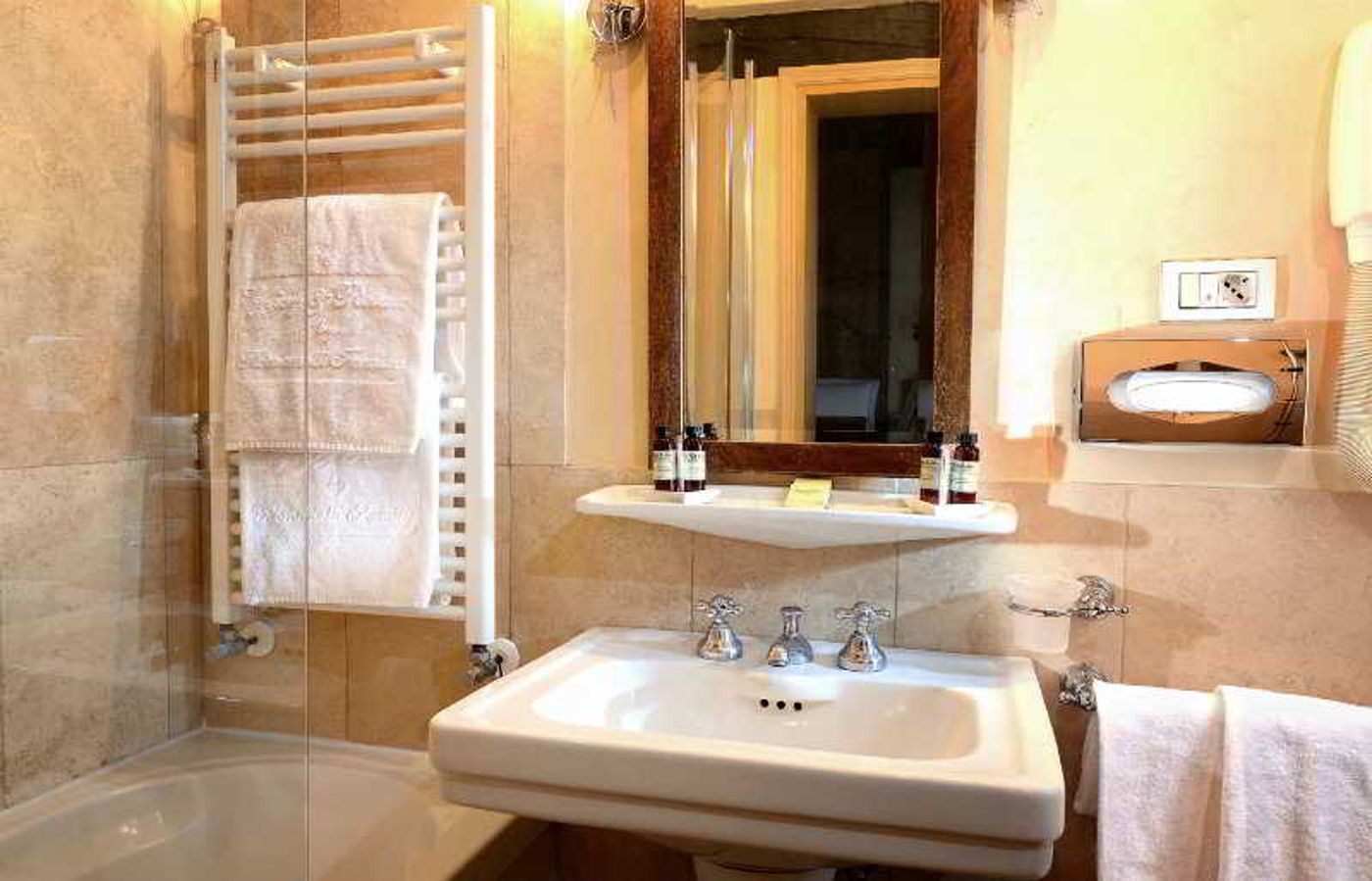 Hotel Flora-Italy-VENEZIA-Room-5