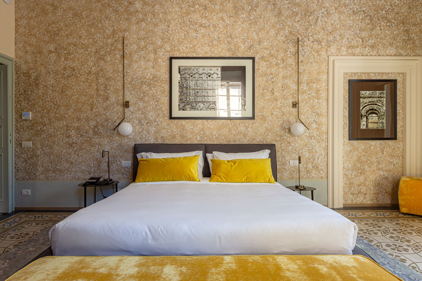 Grand-Universe-La-Residenza-Room-23