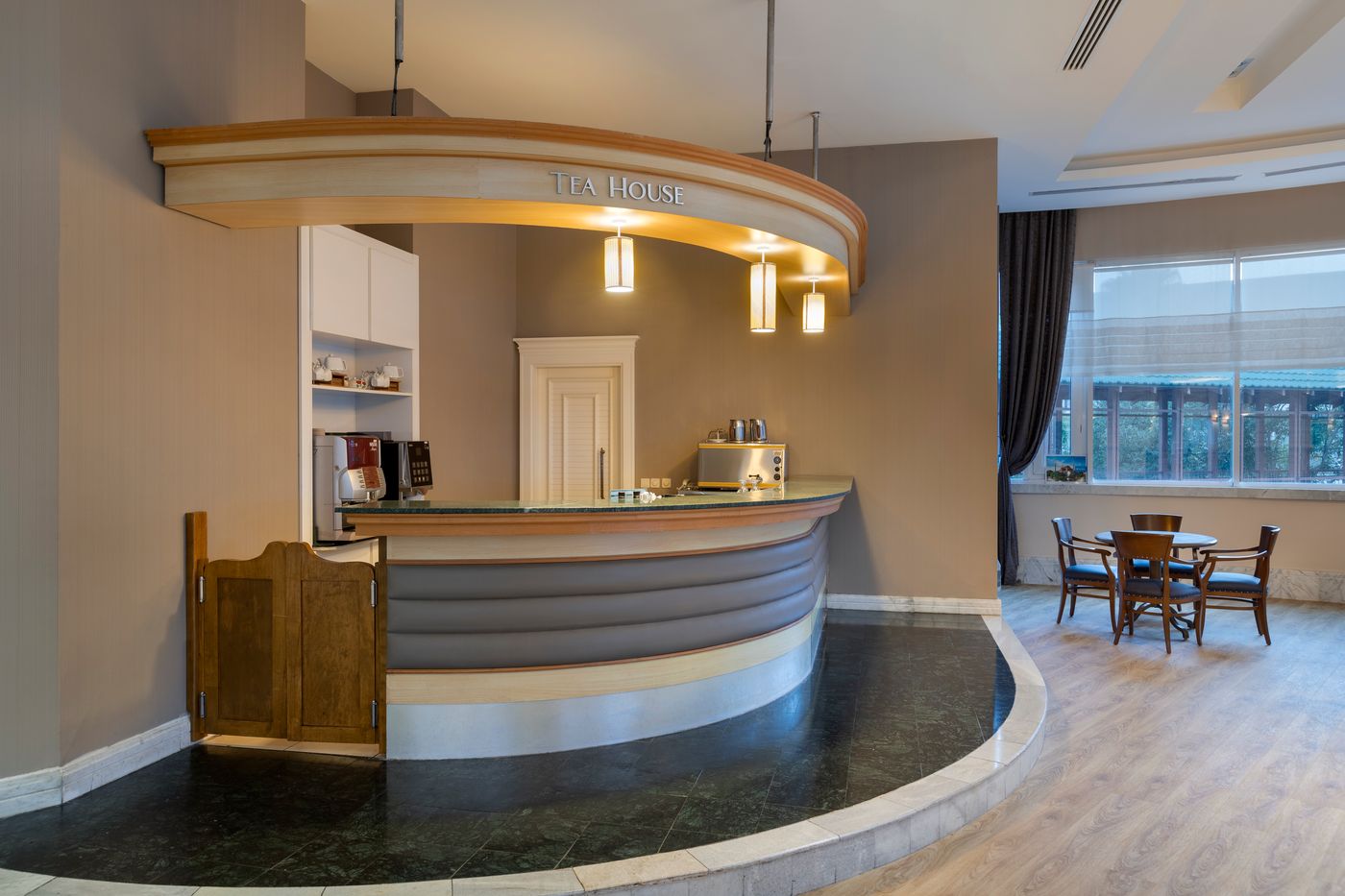 Alva-Donna-World-Palace-Hotel-Bar-59