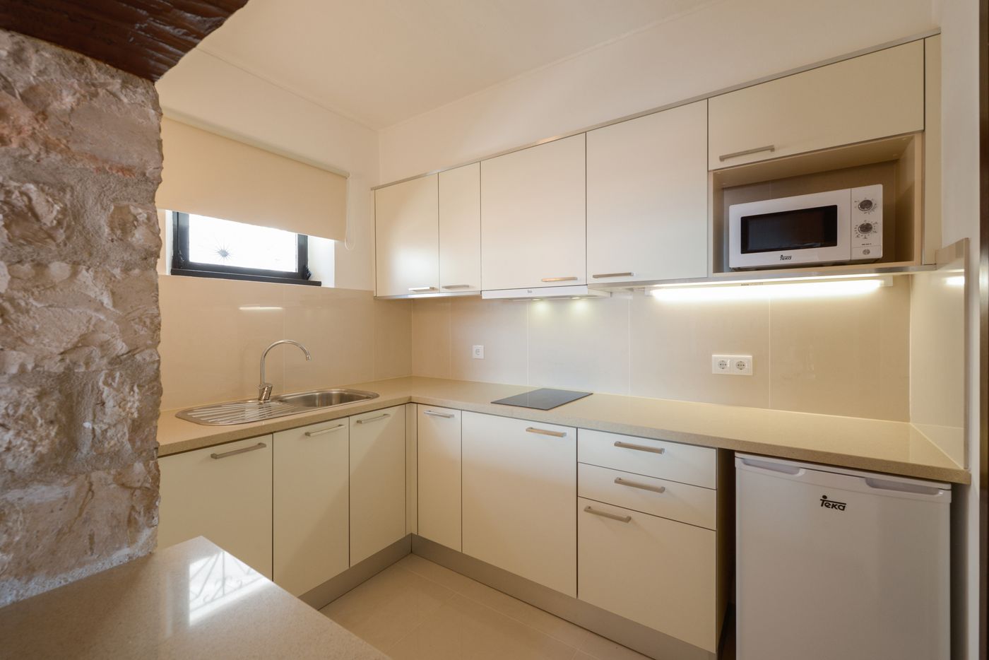 3HB-Golden-Beach-Room-20