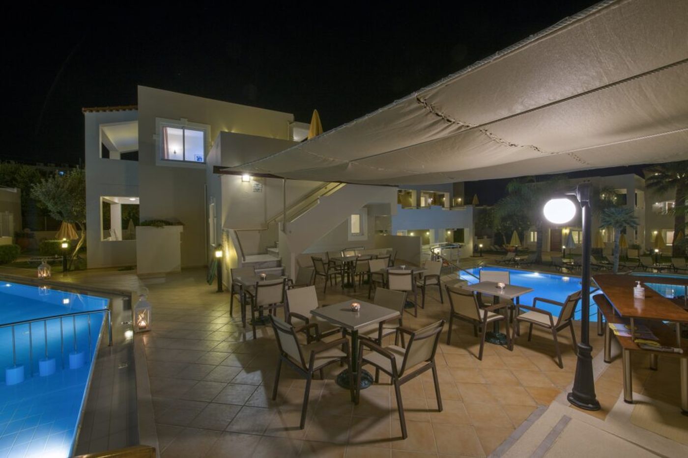 Toxo Hotel and Apartments