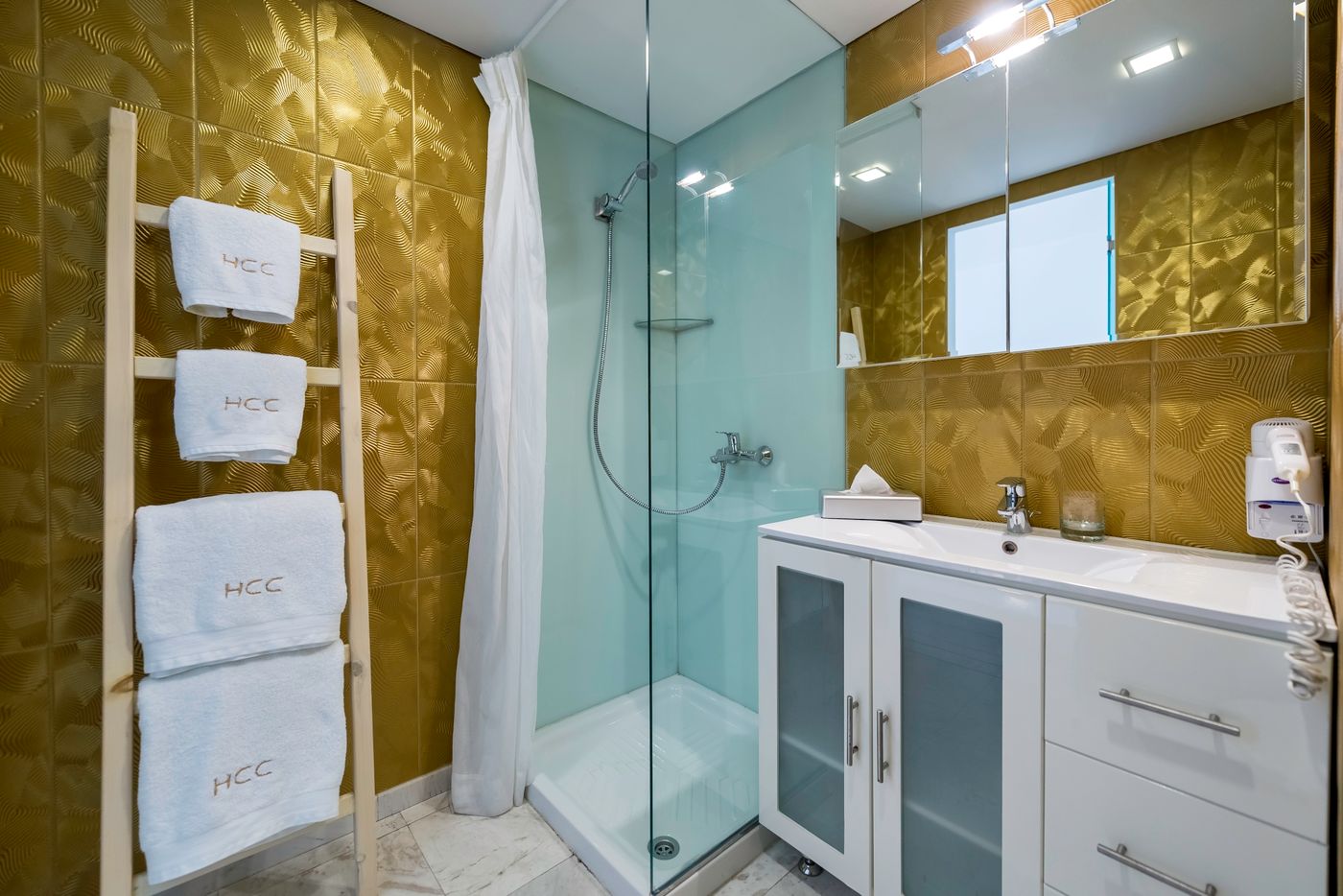 Diamond-Deluxe-Room-45