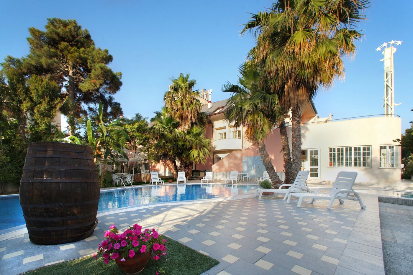 REGENT BEACH HOTEL & APARTMENTS-Italy-CATONA DI REGGIO CALABRIA-General view-3