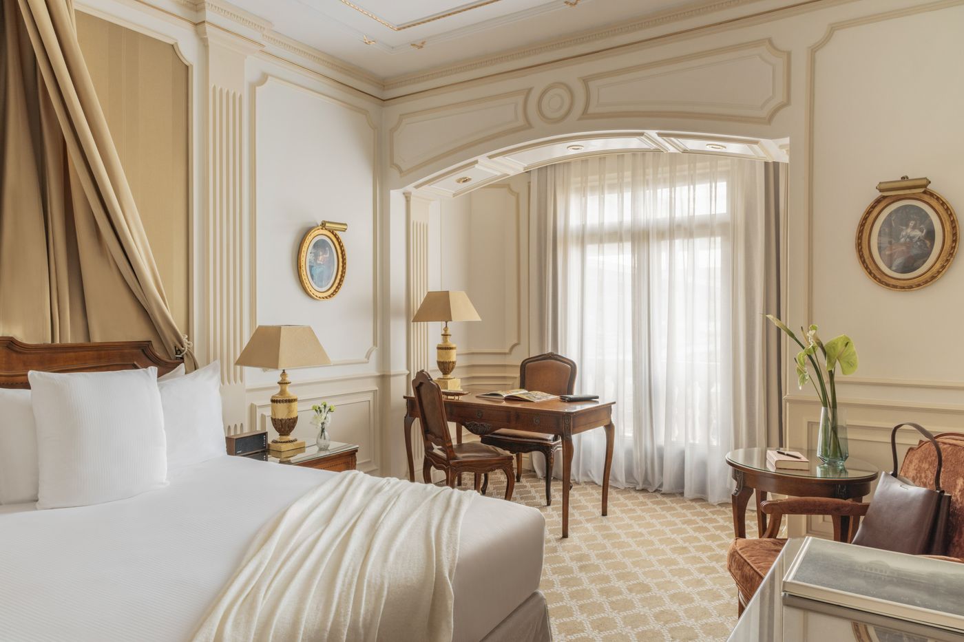 F-nix-Gran-Melia-Room-10