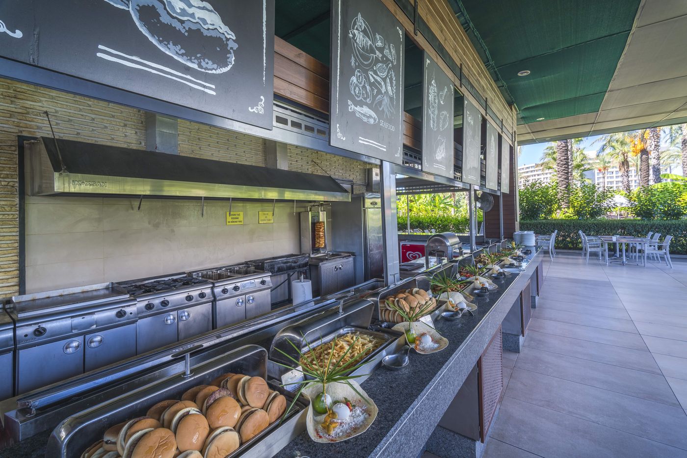 Concorde-De-Luxe-Resort-Restaurant-22