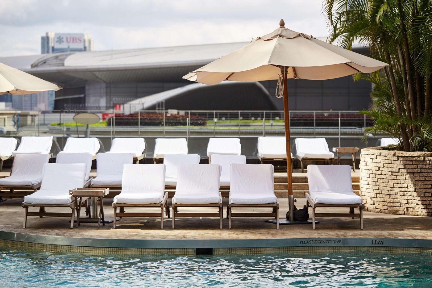 Grand-Hyatt-Hong-Kong-Pool-7