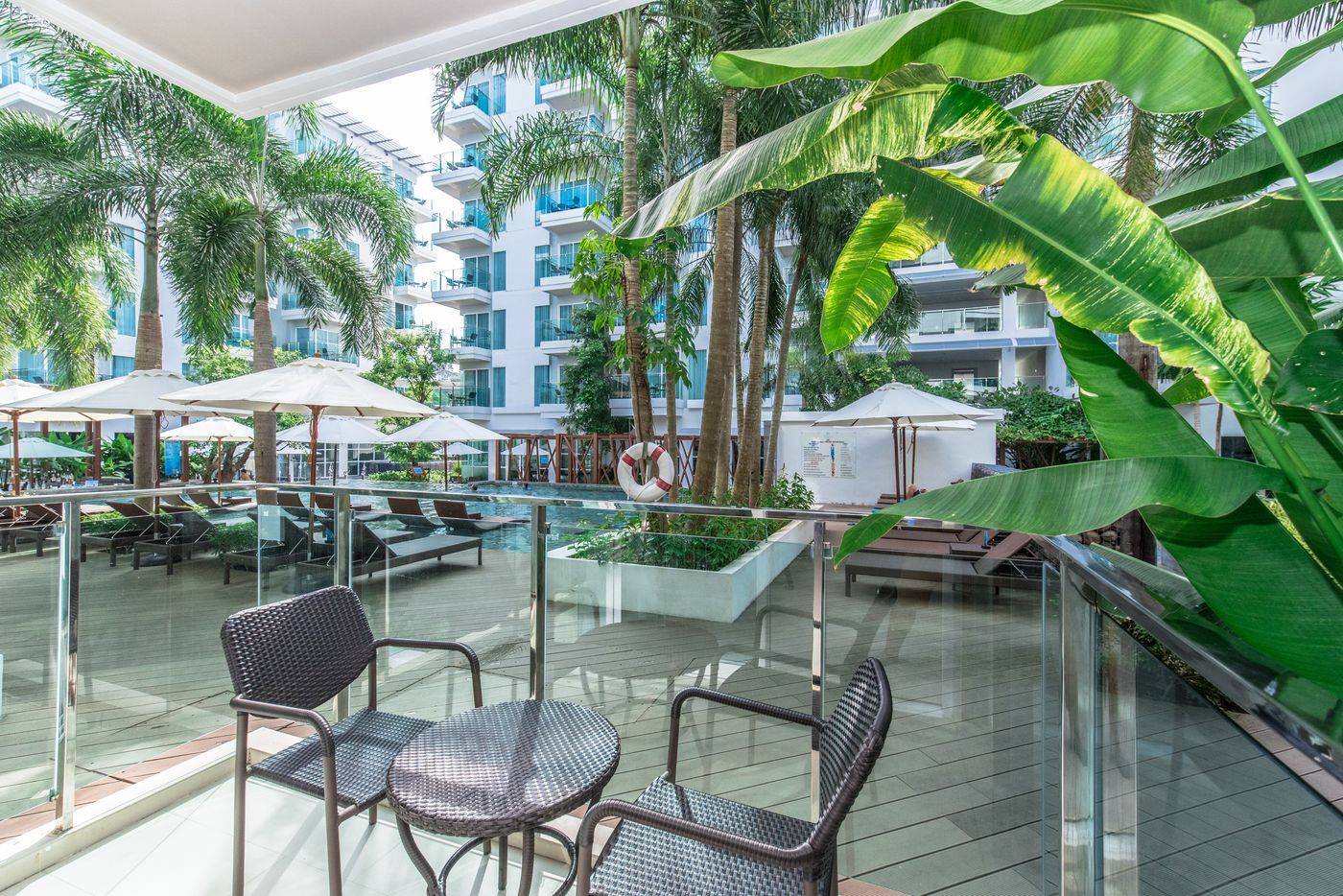 Fishermen-s-Harbour-Urban-Resort-Terrace-40