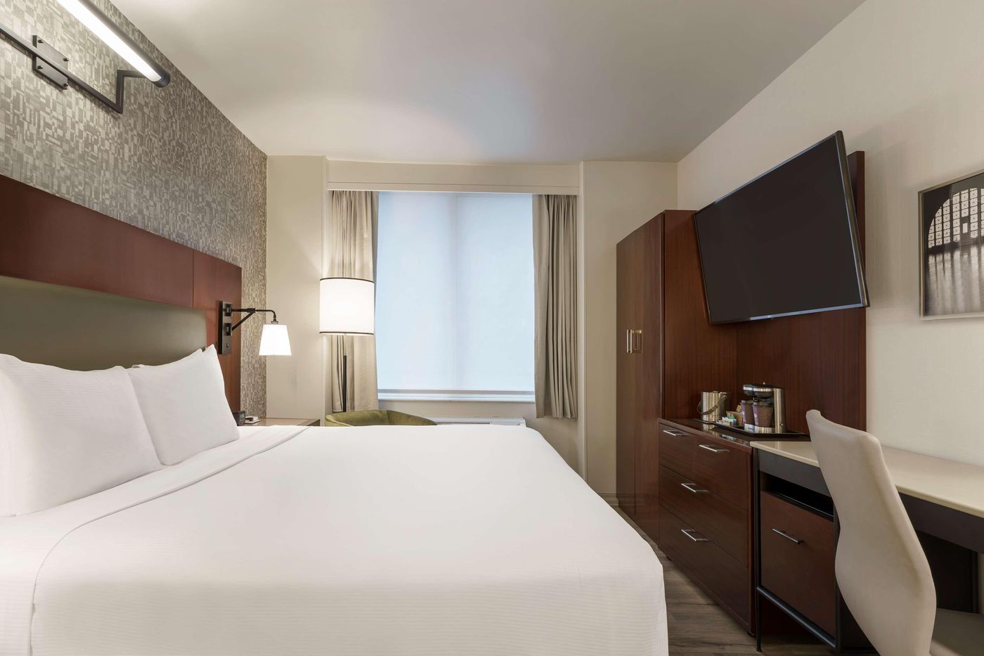 DoubleTree-by-Hilton-New-York-Downtown-Room-18