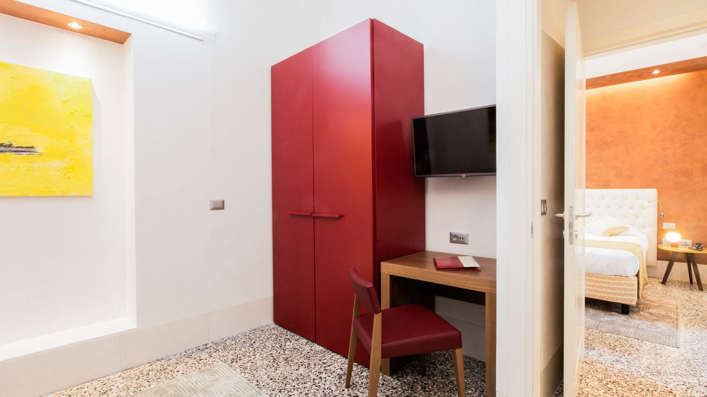 American-Dinesen-Room-37