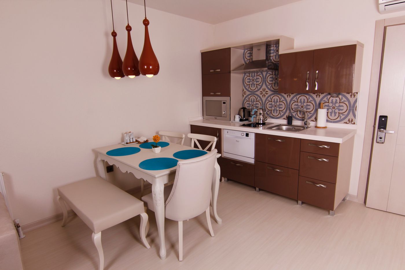 Zin-D-Home-Cekmekoy-Room-2