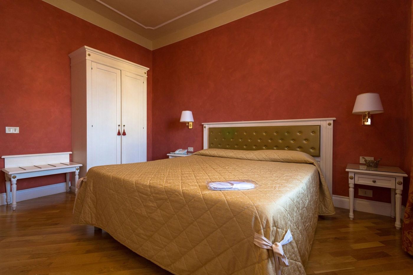 Hotel-Gennarino-Room-7