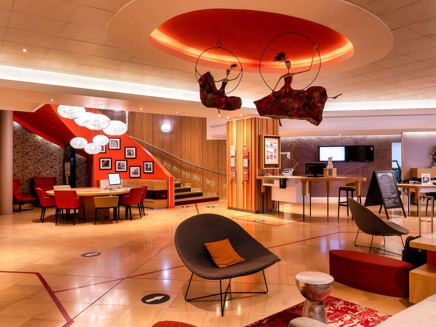 Mercure-Paris-Montmartre-Sacre-Coeur-General-view-3