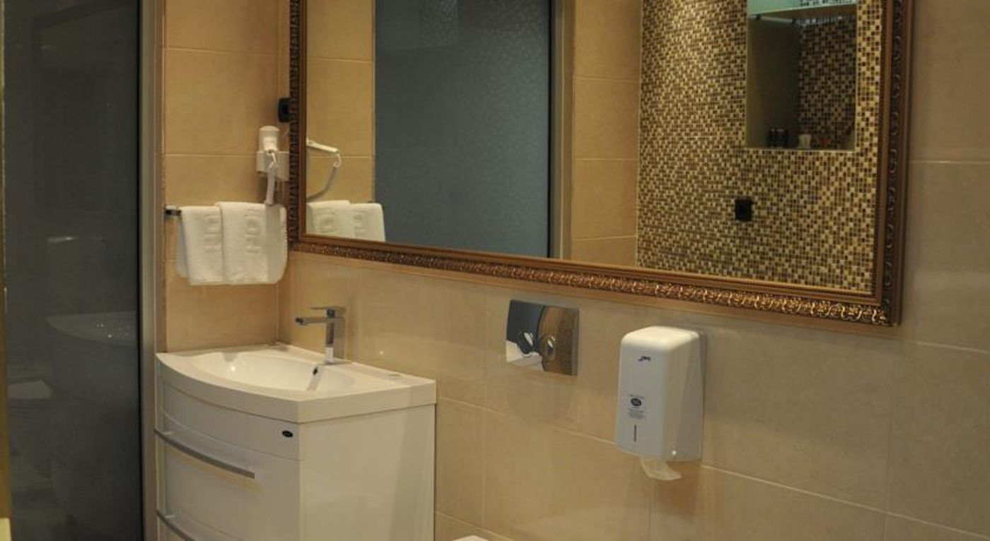 Espana-Bosnia & Herzegovina-SARAJEVO-Room-4