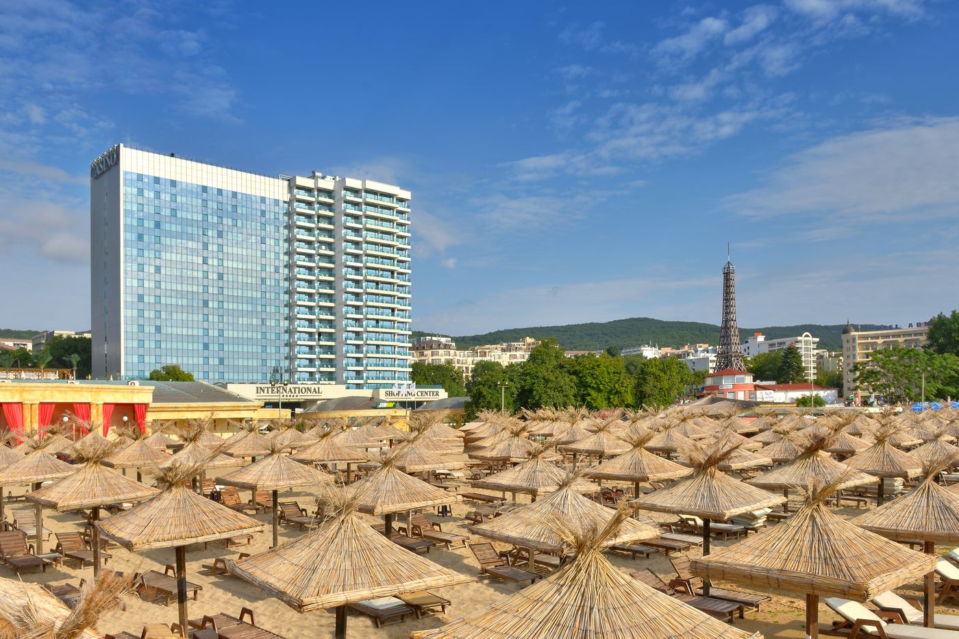 International-Hotel-Casino---Tower-Suites-Beach-15