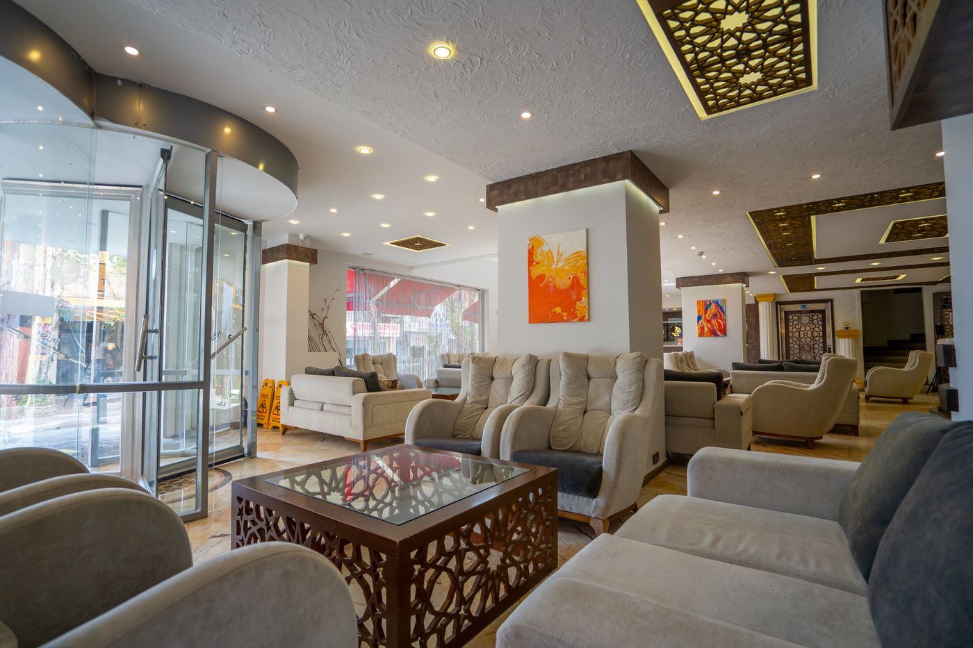 Mevre-Hotel-Lobby-41