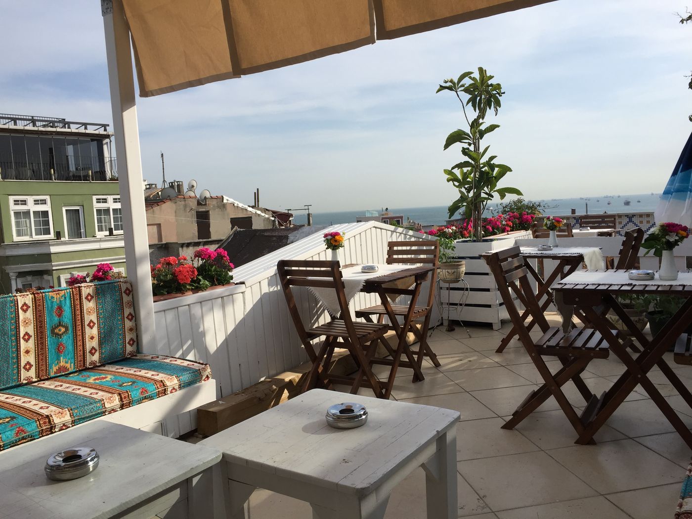 Istanbul-Holiday-Hotel-Terrace-36