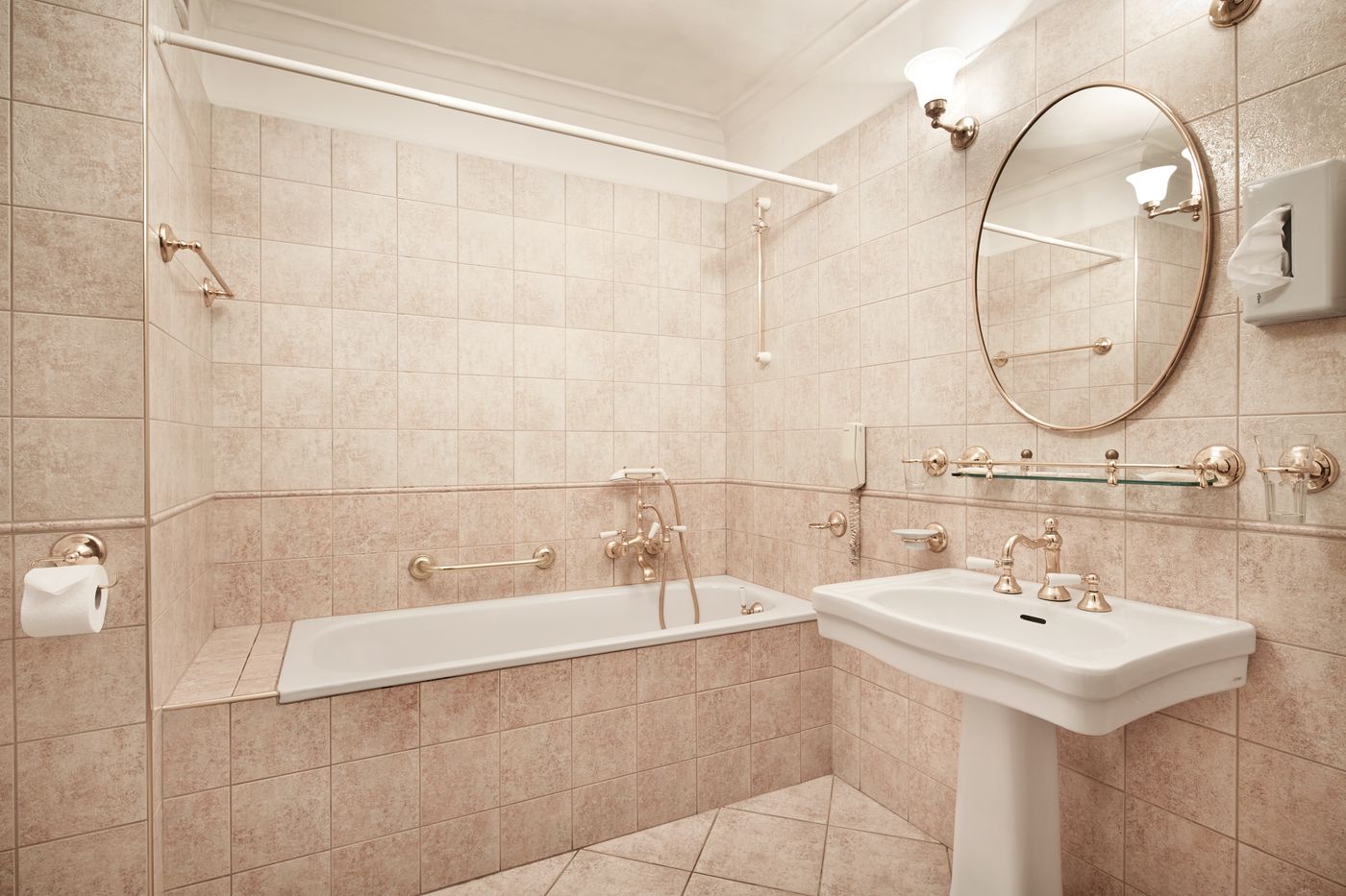 Hotel-H15-Francuski-Old-Town---Destigo-Hotels-Room-29