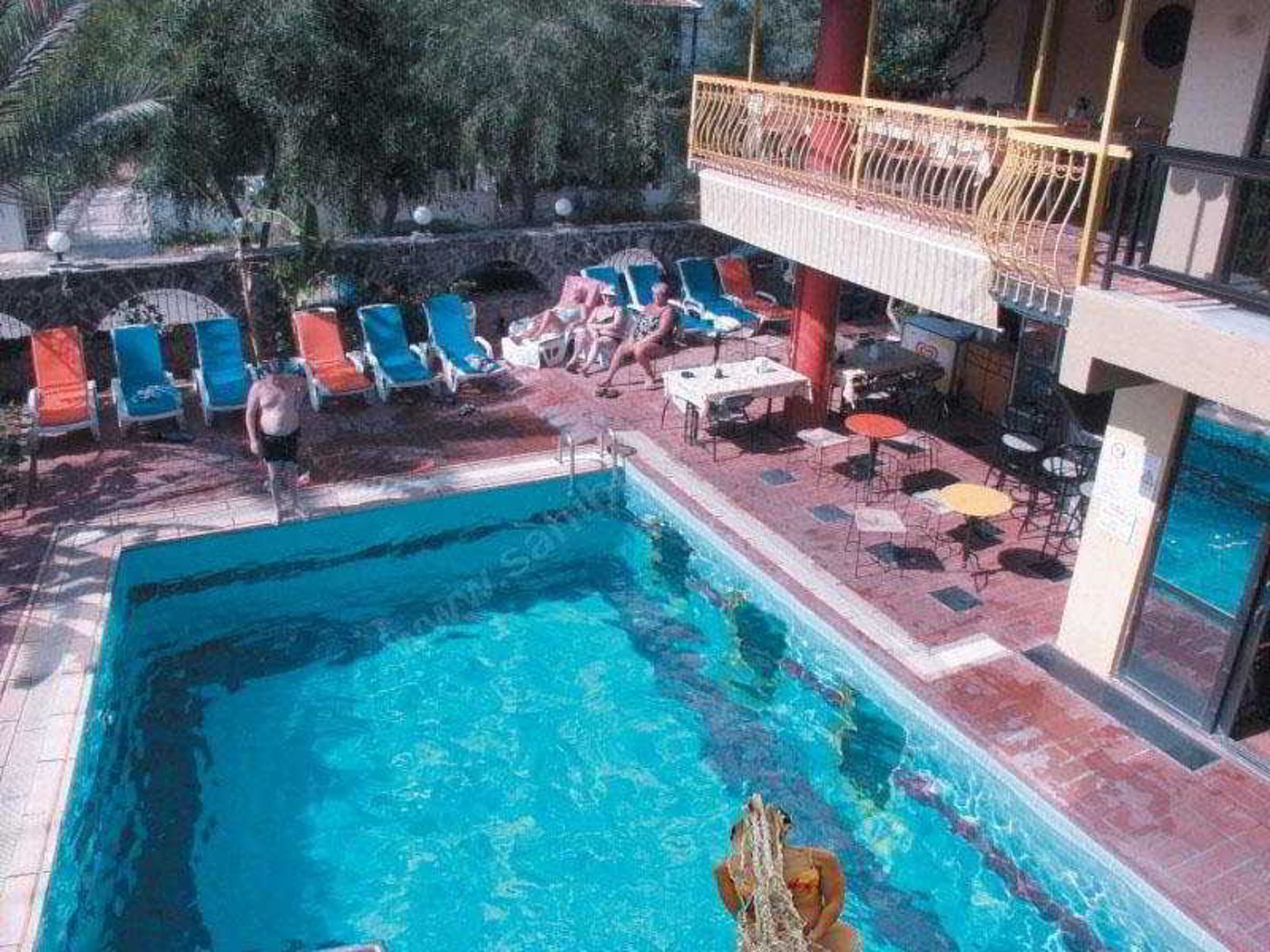 Tropic-Marina-Pool-19