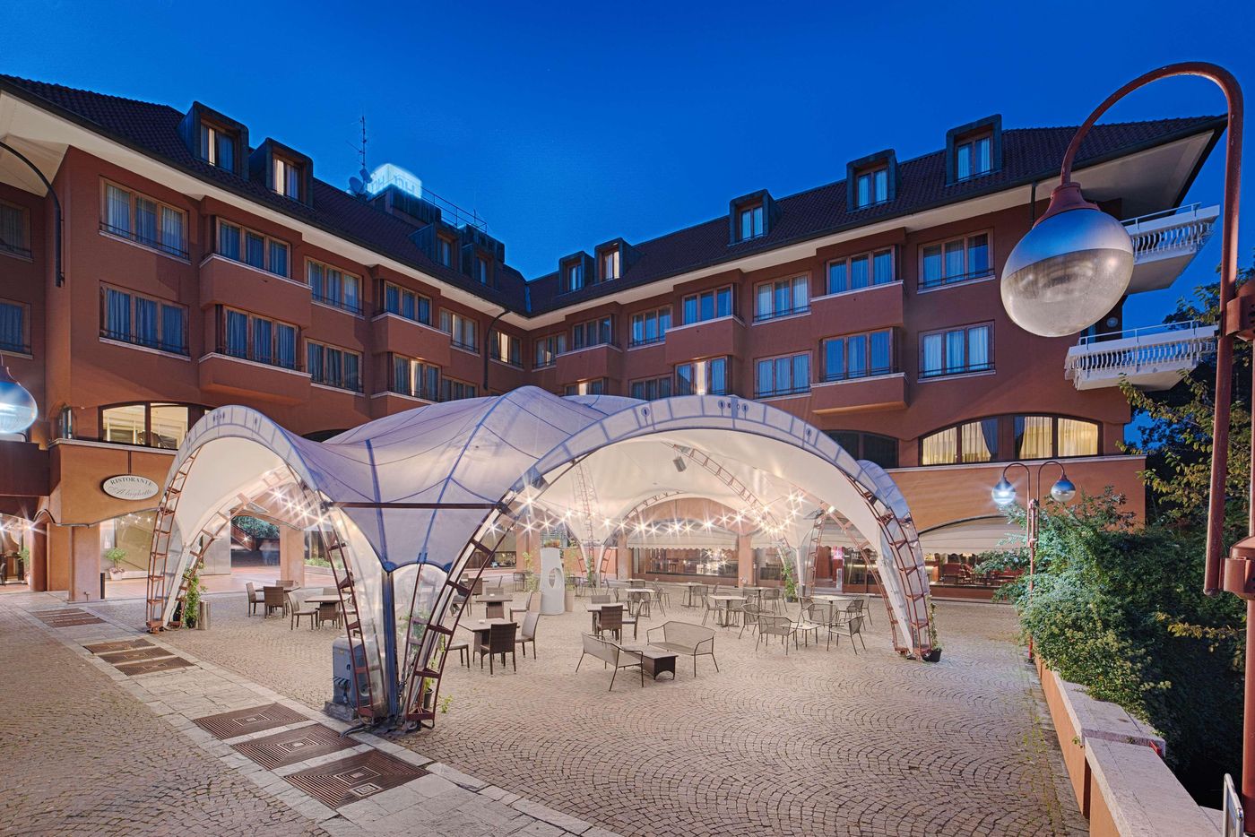 NH-Milano-2-Sports-and-Entertainment-2