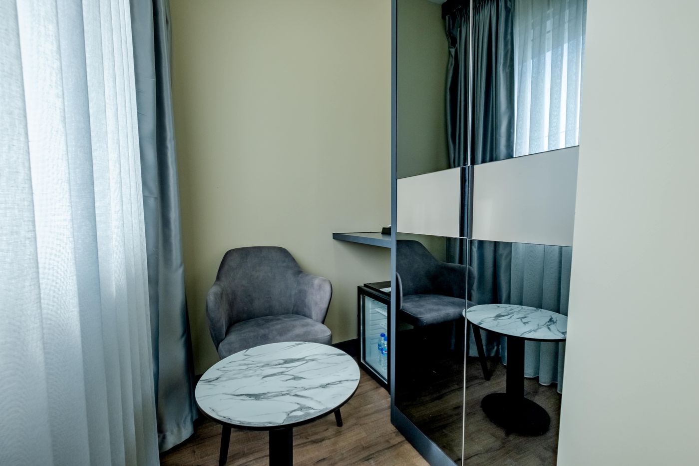 Frt-Airlines-Otel-Room-38