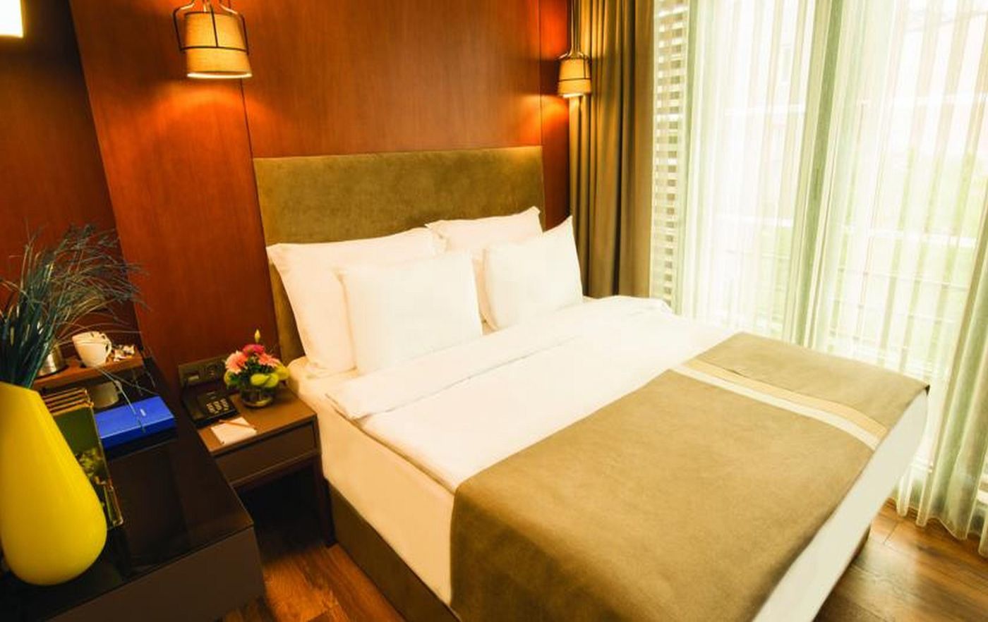 Blueway-Historical-Hotel-Room-19