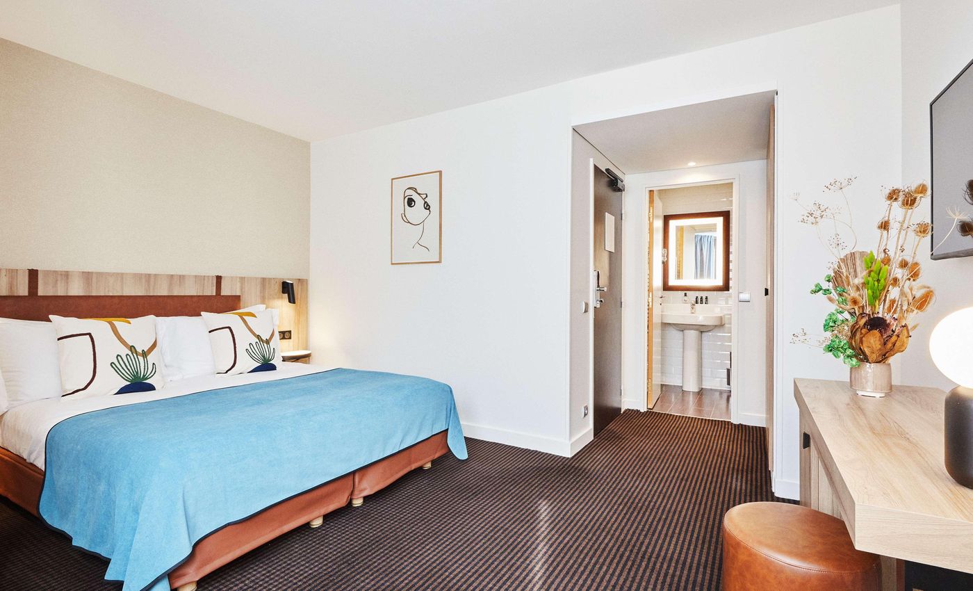 Plaza-Tour-Eiffel-Room-20