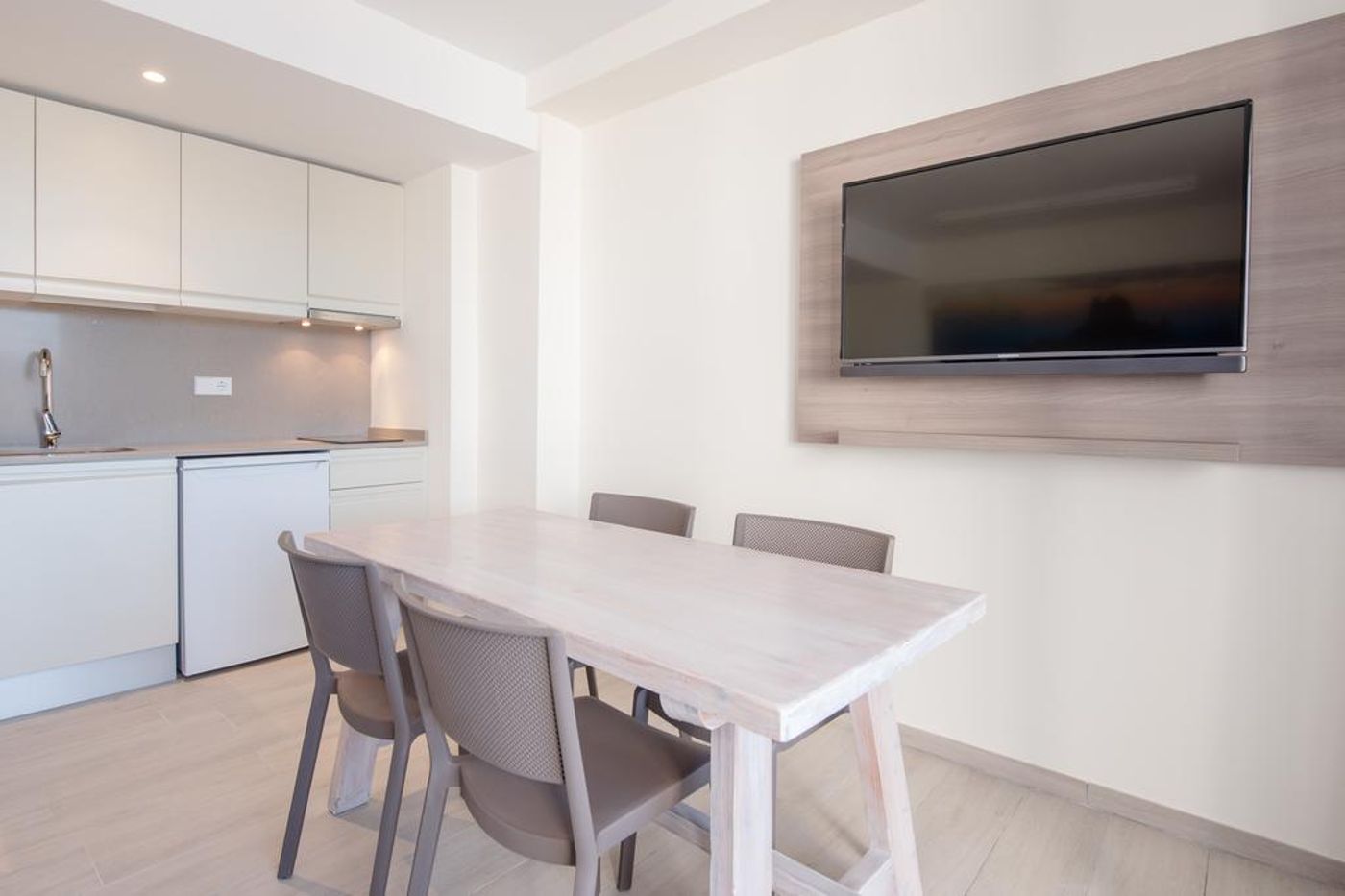 Los Angeles Apartments