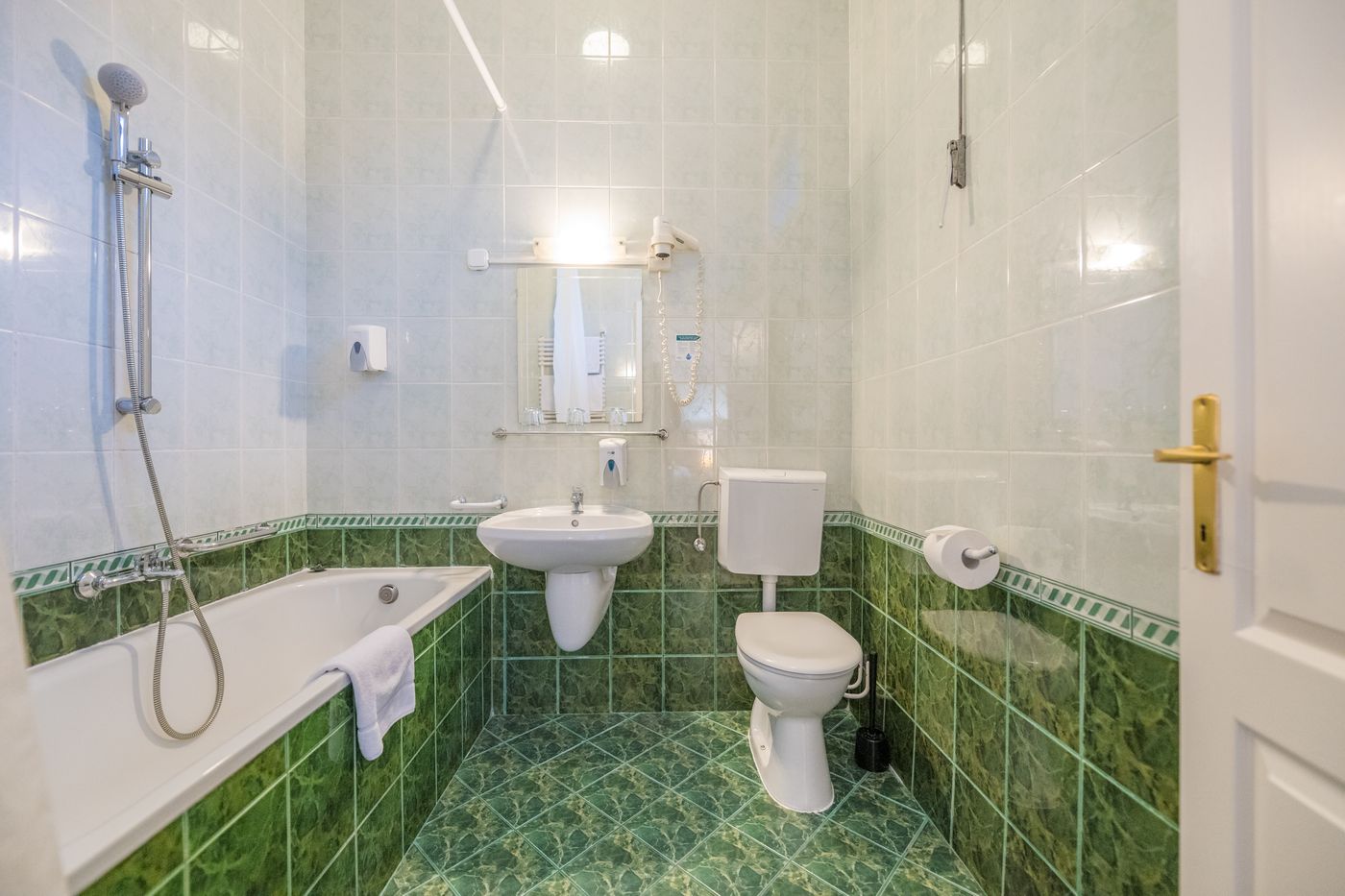 Baross-City-Hotel---Budapest-Room-35