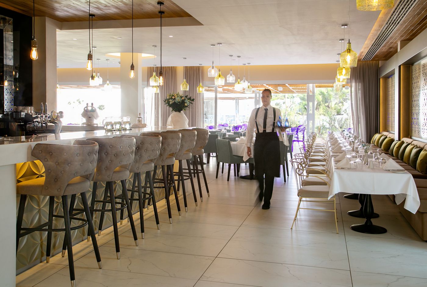 Vangelis-Hotel---Suites-Restaurant-35