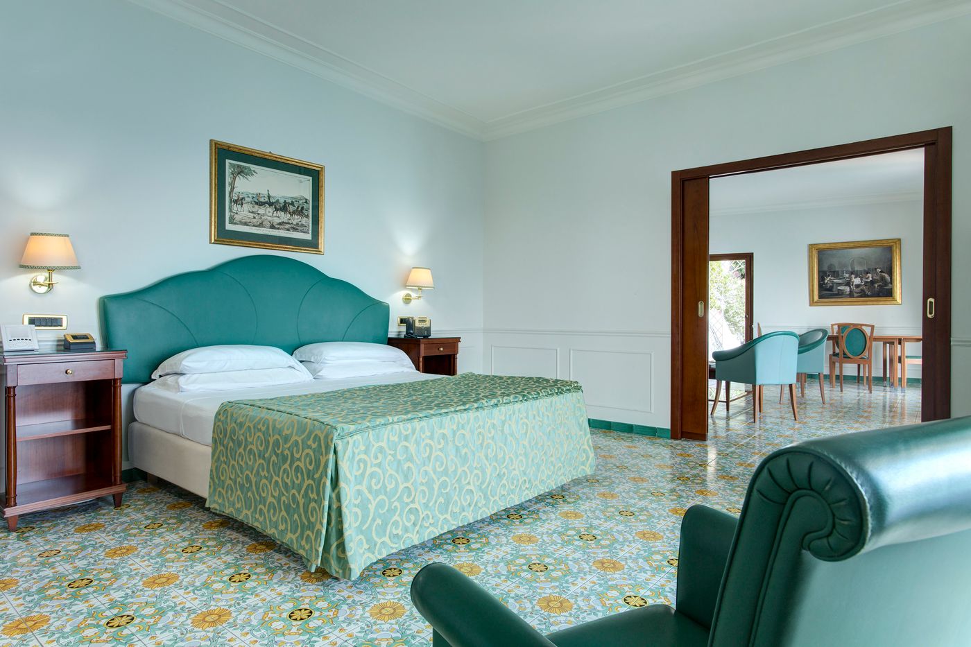 Lloyd-s-Baia-Room-12