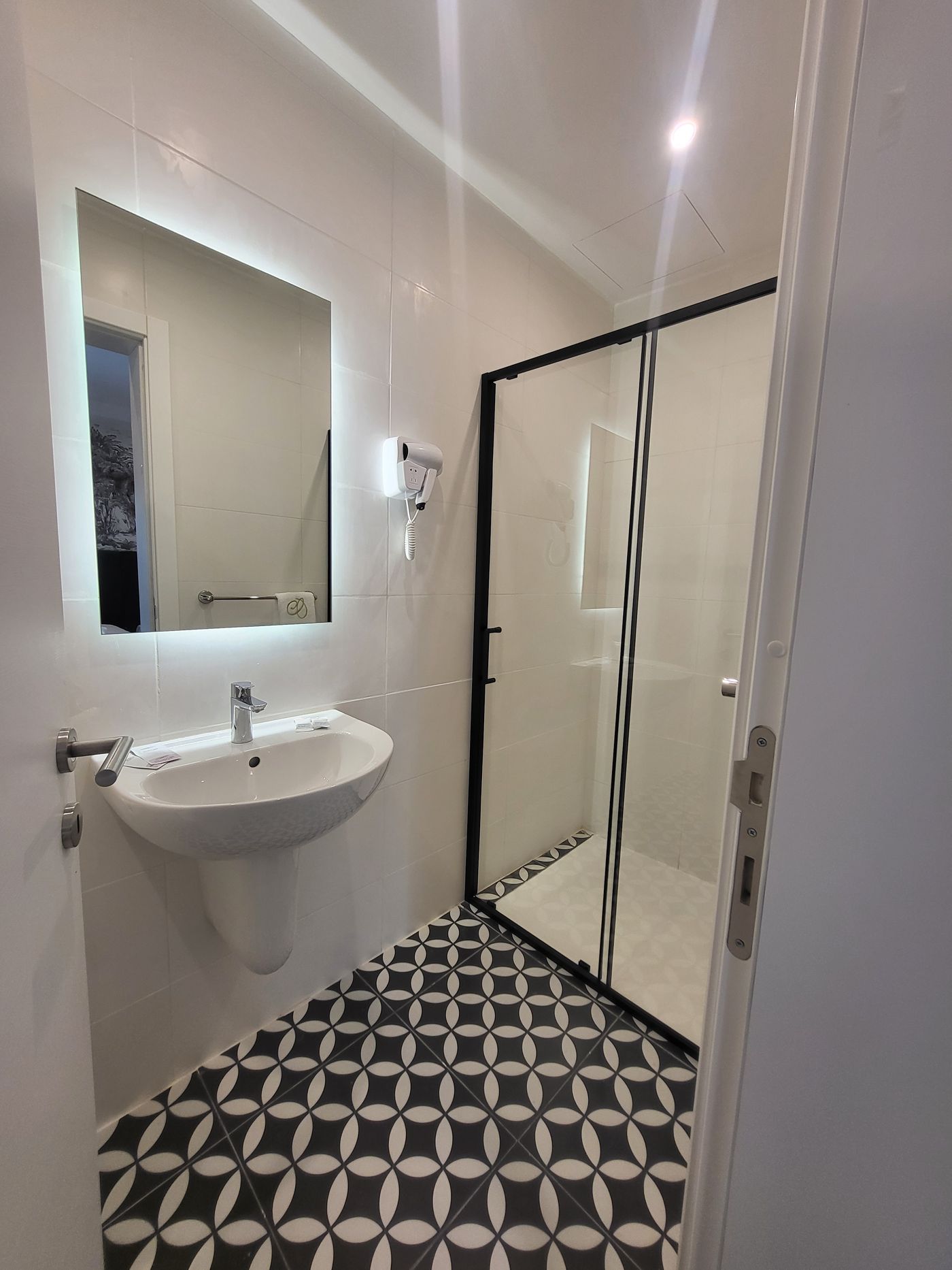 Carlton-Hotel-Room-23