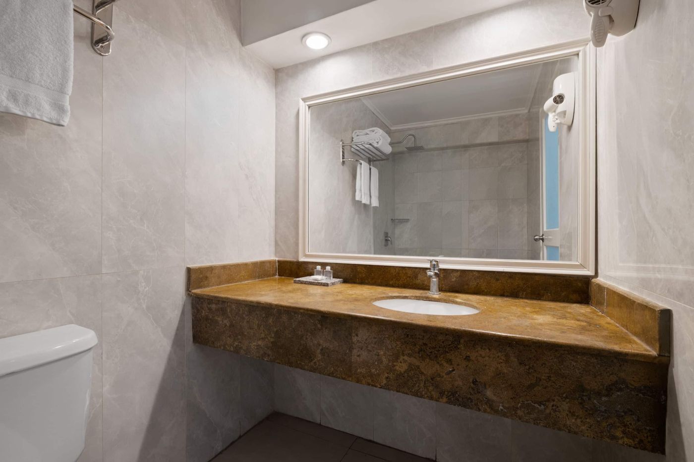 Grand-Decameron-Montego-Bay--A-Trademark-All-Inclusive-Room-33