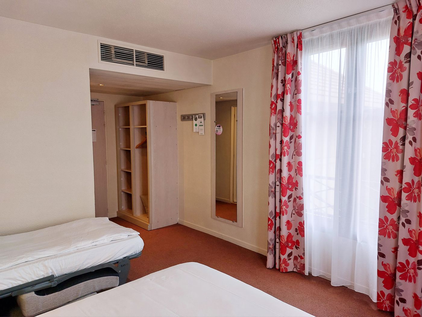 Campanile-Val-de-France-Ex-Kyriad-Disneyland-Room-22