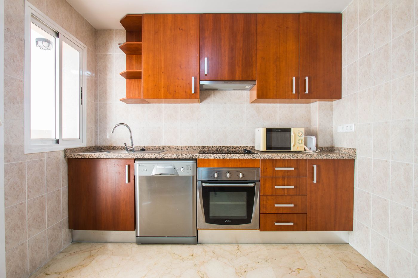 Magic-Atrium-Plaza-Room-16