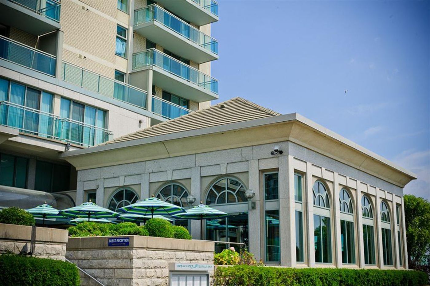 The Waterside Inn-Canada-MISSISSAUGA-General view-4