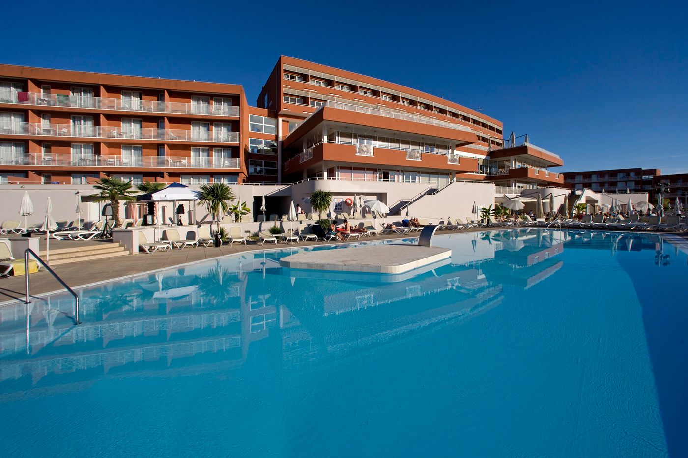 Hotel-Albatros-Plava-Laguna-Pool-1