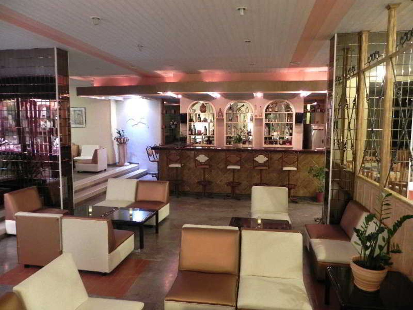 Cooee-Albatros-Bar-16