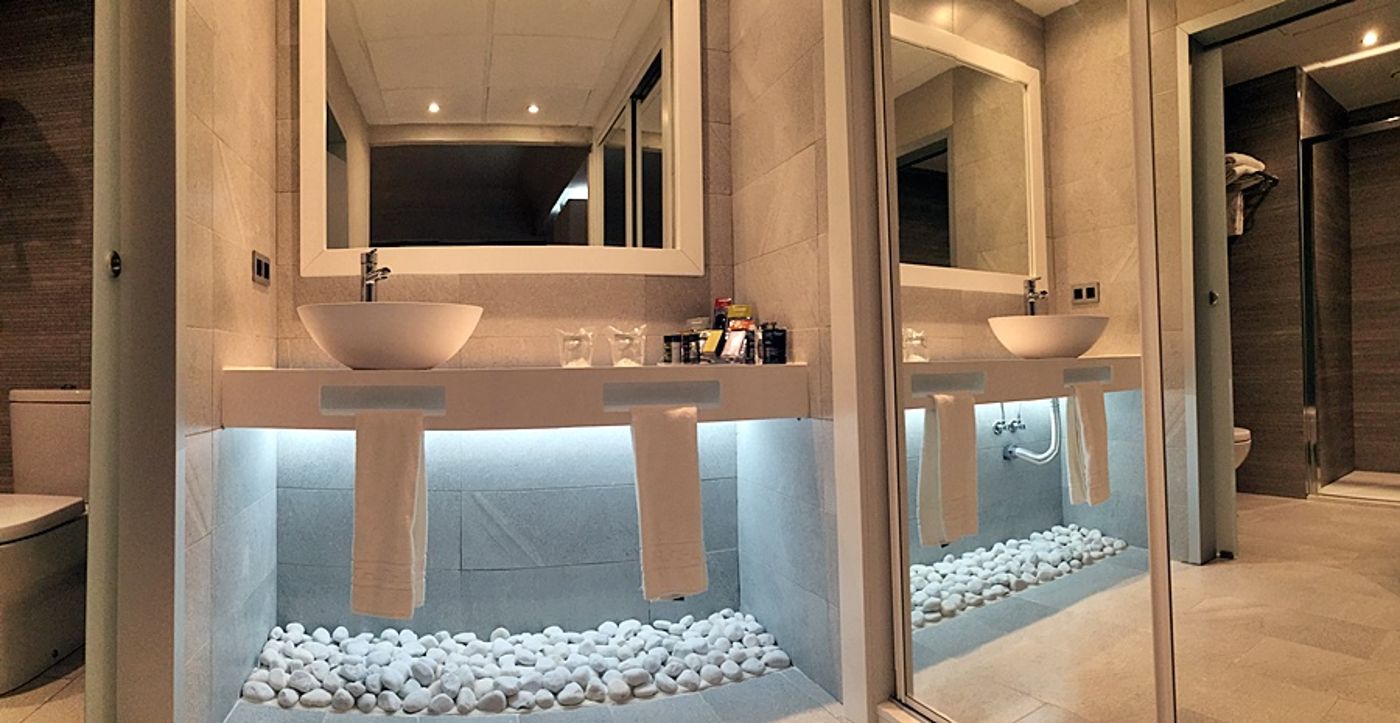 Weare-Chamartin-Room-50