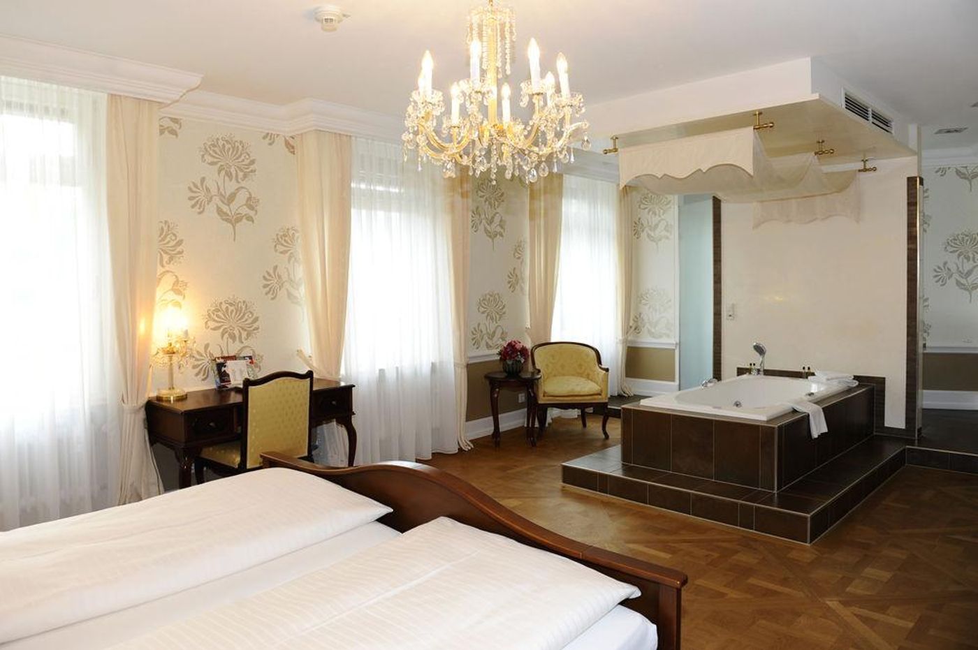 Heliopark Bad Hotel Zum Hirsch-Germany-Baden-Baden-General view-9