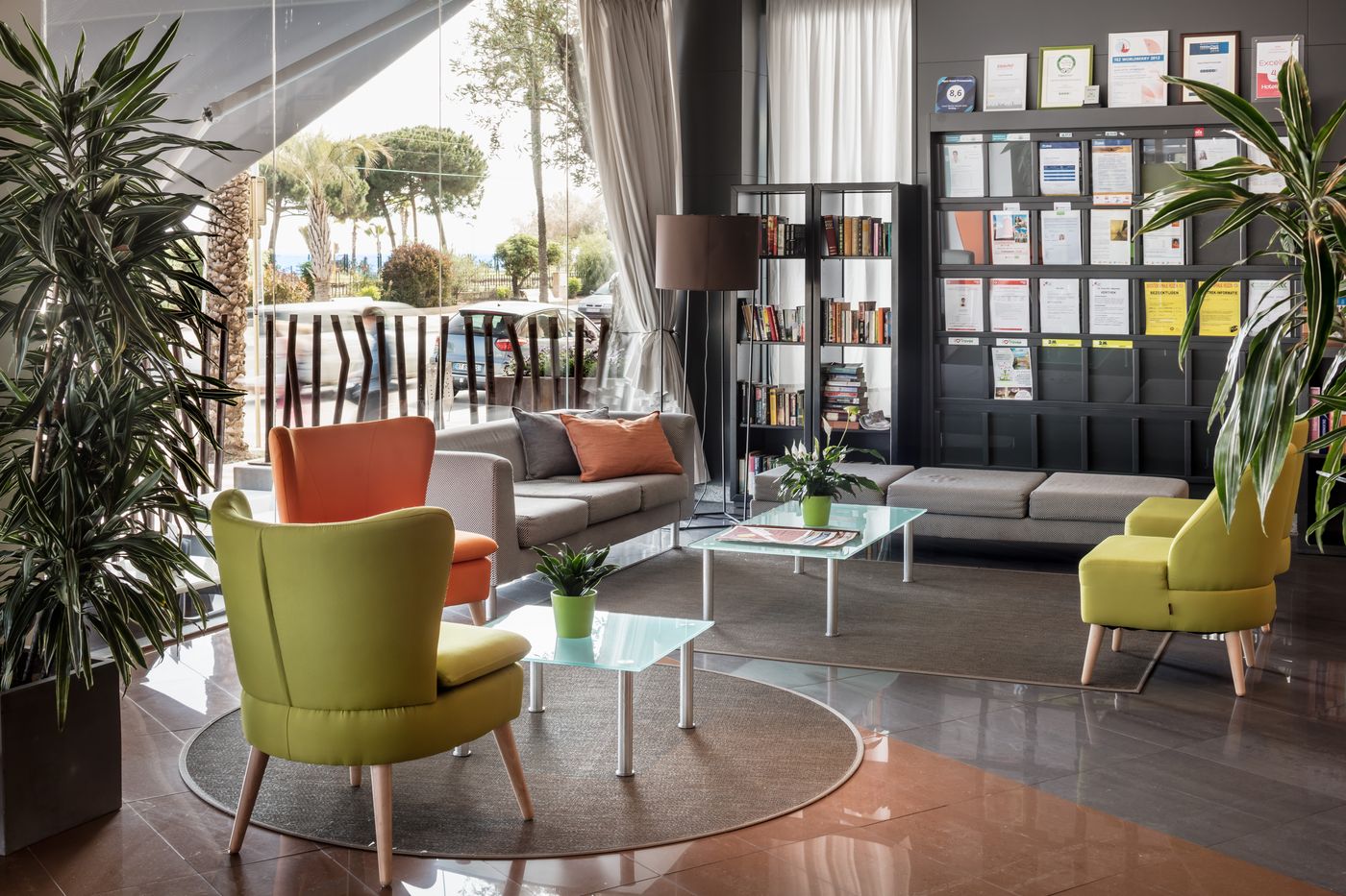 Aqua Promenade Hotel