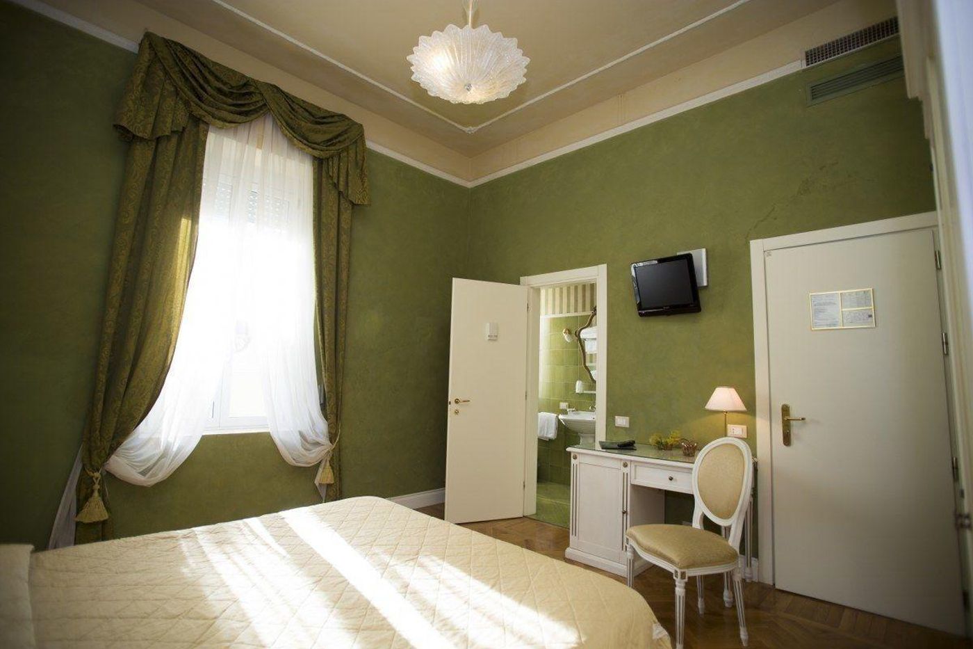 Hotel-Gennarino-Room-24