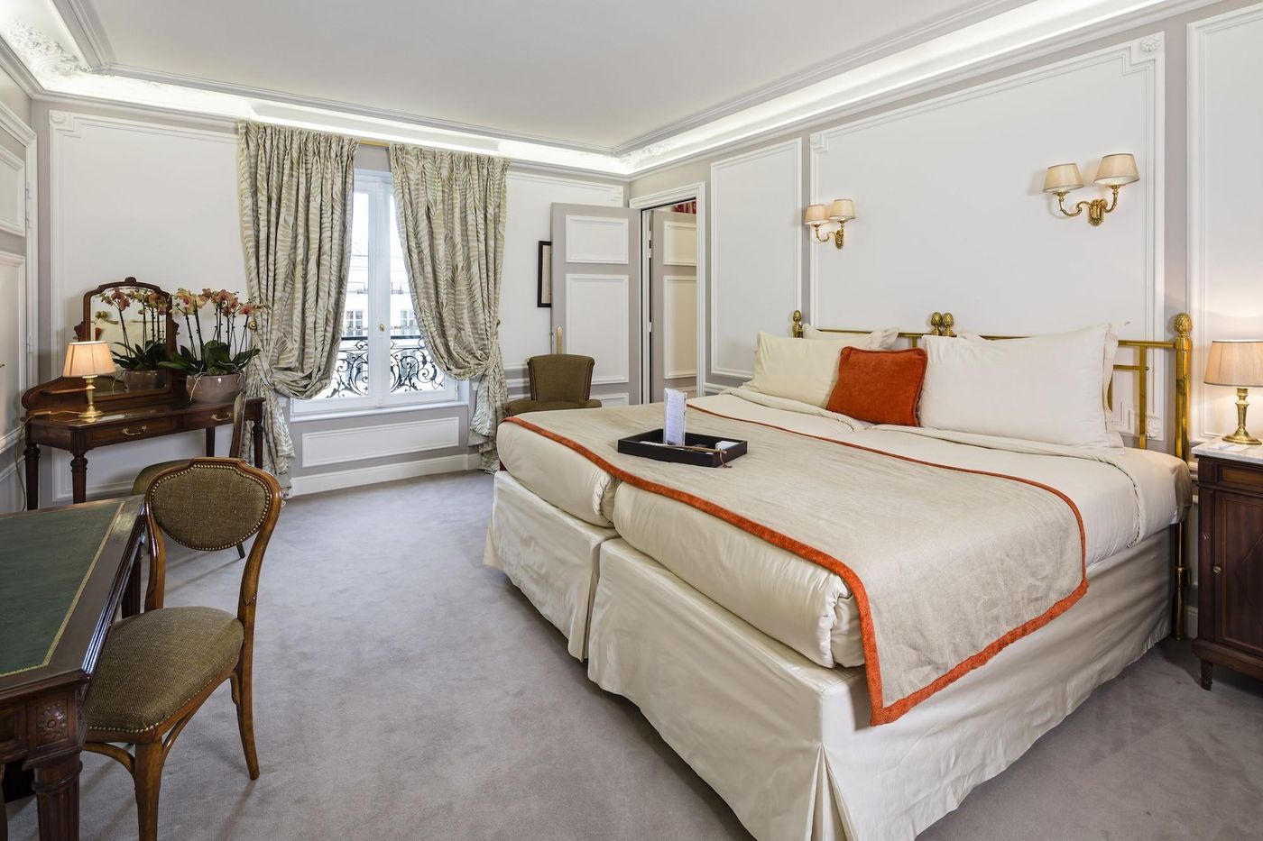 Regina-Hotel-Room-30